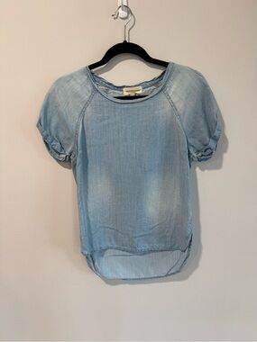 Anthropologie cloth & stone Light Wash Denim Short Sleeve Top